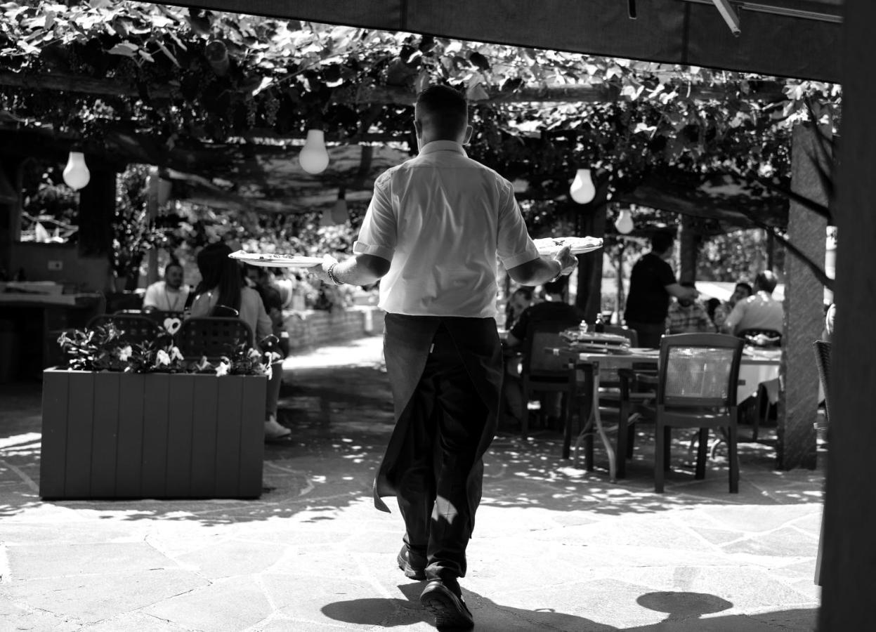 Hotel Ristorante Grotto Serta Lamone Exterior photo
