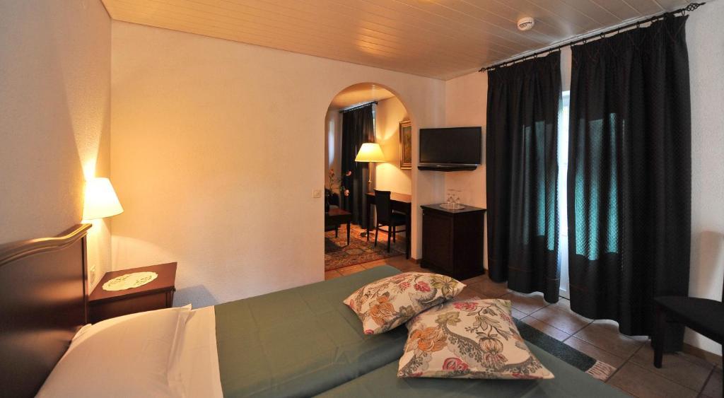 Hotel Ristorante Grotto Serta Lamone Room photo